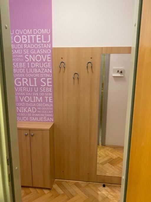 Appartement Self Check-In Studio With Wi-Fi And Parking Place à Zagreb Extérieur photo