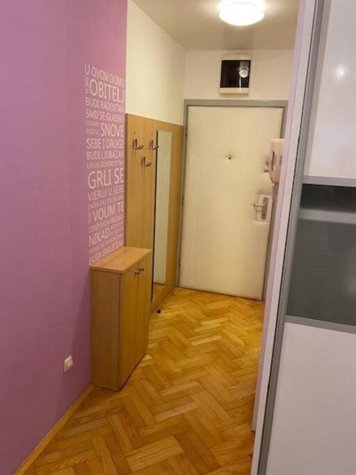 Appartement Self Check-In Studio With Wi-Fi And Parking Place à Zagreb Extérieur photo